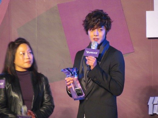 yahoo-buzz-award-2010-kim-hyun-joong