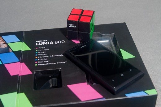 nokia-lumia-800-phone-zoom