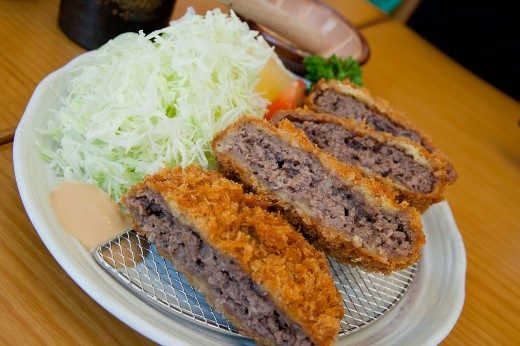 3-dondonya-deep-fried-wagyu-hamburg-steak